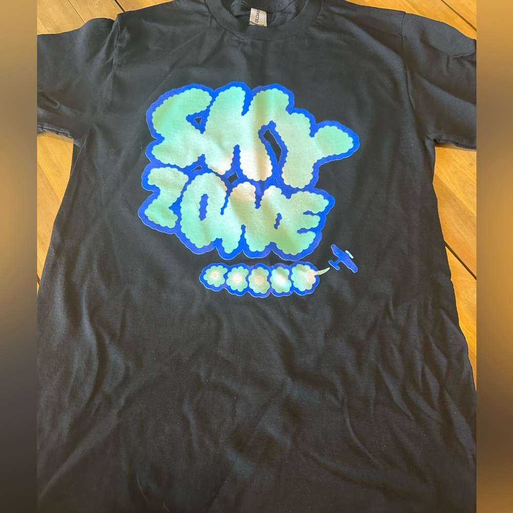 Adult Small Sky‎ Zone T-shirt - Brand New